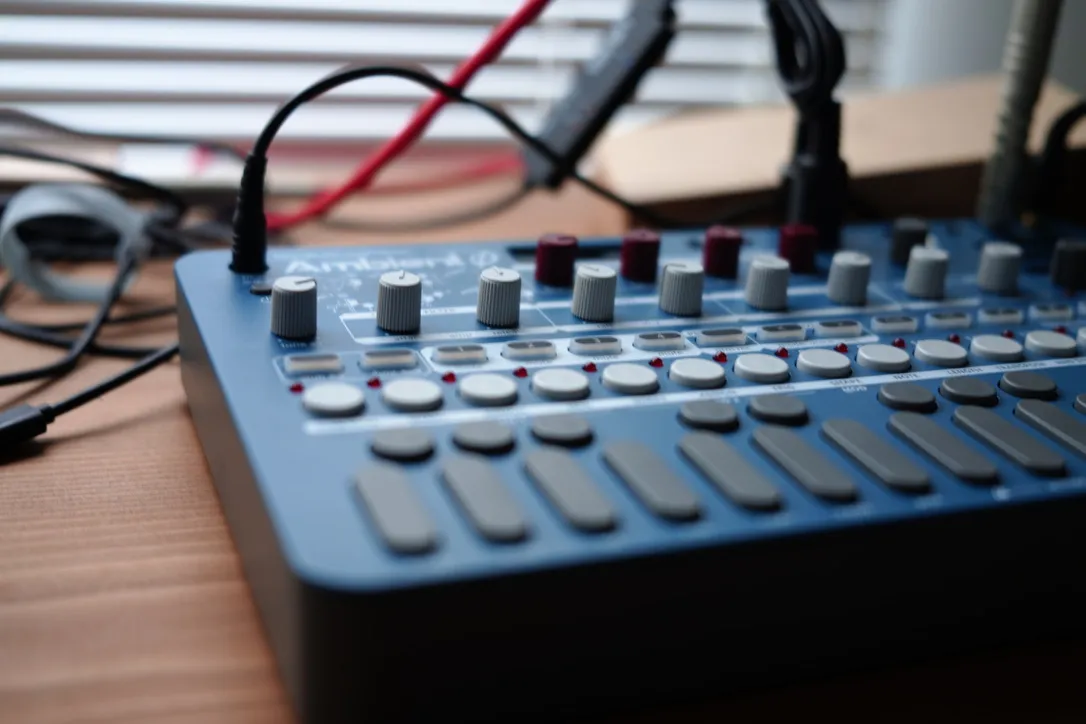 Synthesizer on a wooden desk